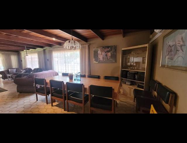 5 BEDROOM HOUSE FOR SALE IN BRACKENHURST